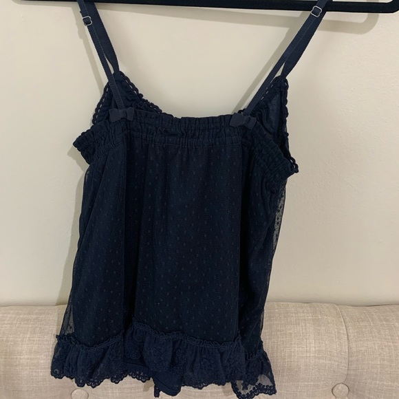 Cute top - Picture 2 of 3